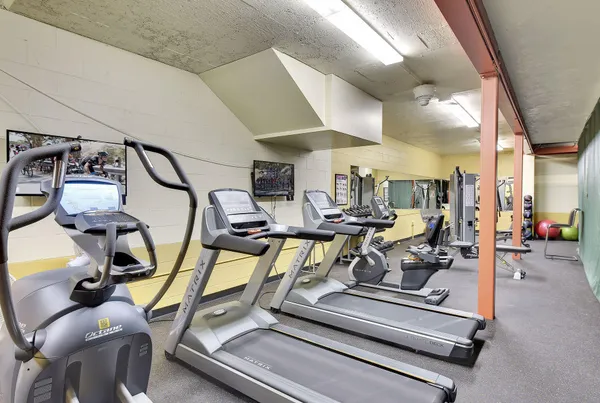 $265,000 | 6075 Lincoln Drive, Unit 305, Edina, MN 55436
