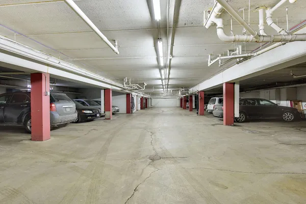 $265,000 | 6075 Lincoln Drive, Unit 305, Edina, MN 55436