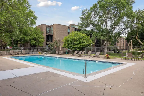 $265,000 | 6075 Lincoln Drive, Unit 305, Edina, MN 55436
