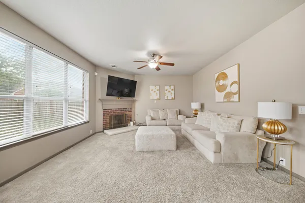 $2,700 | 8804 Sunforest Lane, Pearland, TX 77584