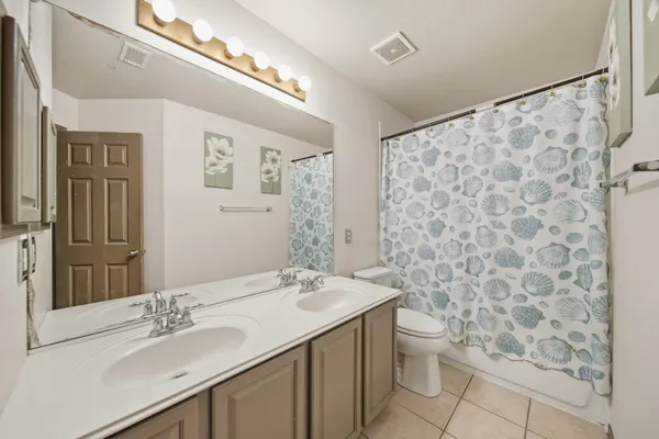 $2,700 | 8804 Sunforest Lane, Pearland, TX 77584