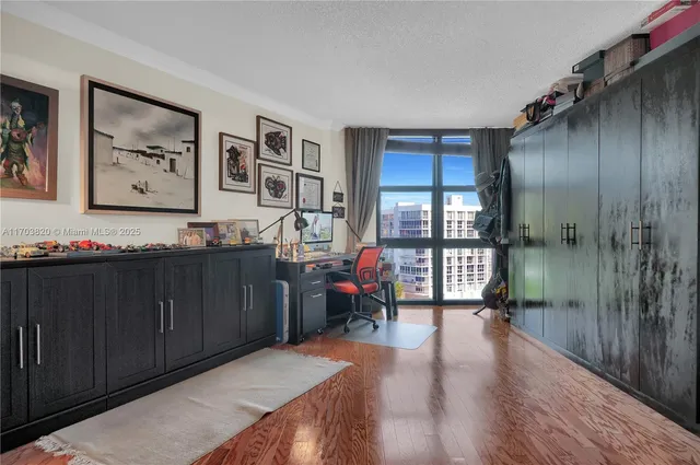 $1,090,000 | 1121 Crandon Boulevard, Unit E803, Key Biscayne, FL 33149