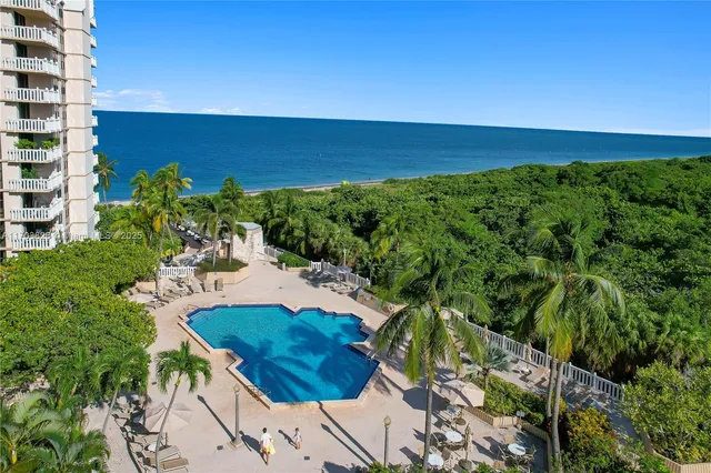 $1,090,000 | 1121 Crandon Boulevard, Unit E803, Key Biscayne, FL 33149