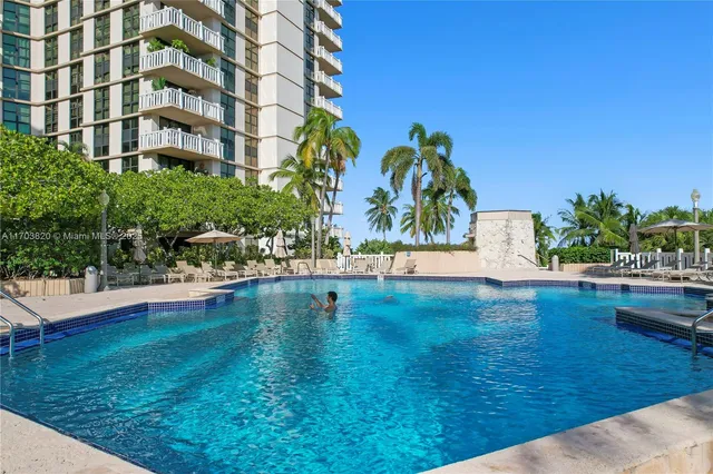 $1,090,000 | 1121 Crandon Boulevard, Unit E803, Key Biscayne, FL 33149