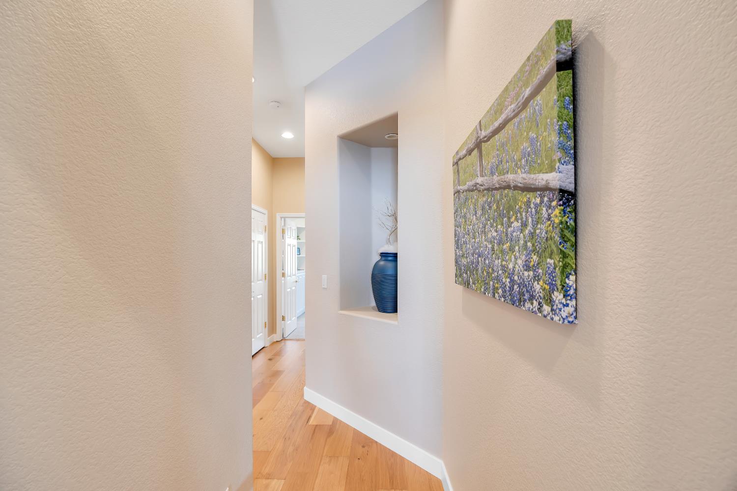 16 Rock Ridge Court, Unit 289 Copperopolis, CA 95228 - Photo 55 of 78 Hallway with nooks.