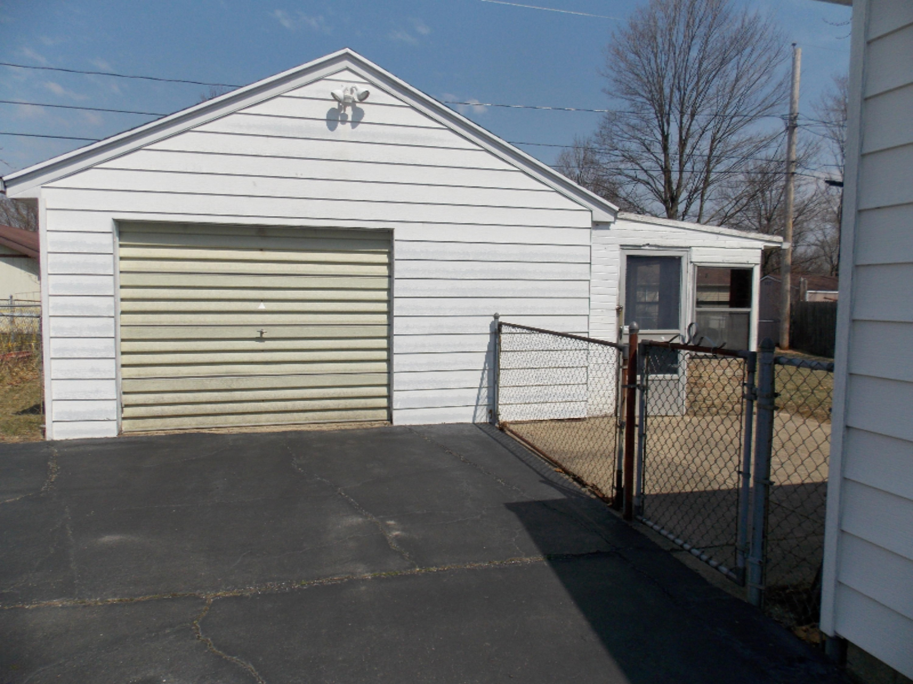 1609 Fulkerson Road Niles, MI 49120 - Photo 2 of 32 DSCN3389