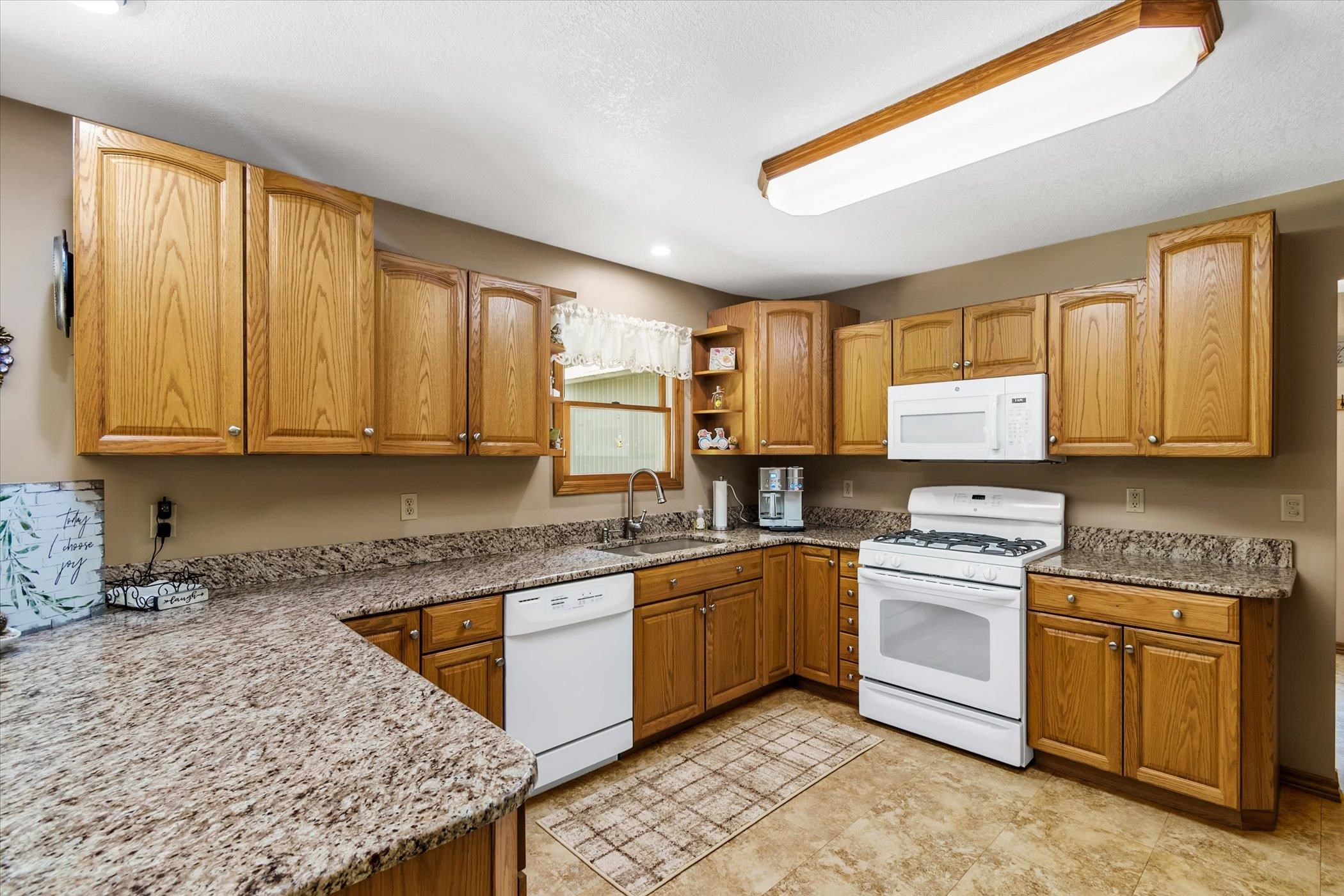 7474 Ashard Road Lake, MI 48632 - Photo 3 of 46 1901272-2.JPG