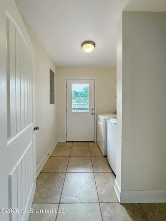 $1,850 | 266 Benachi Avenue, Biloxi, MS 39530