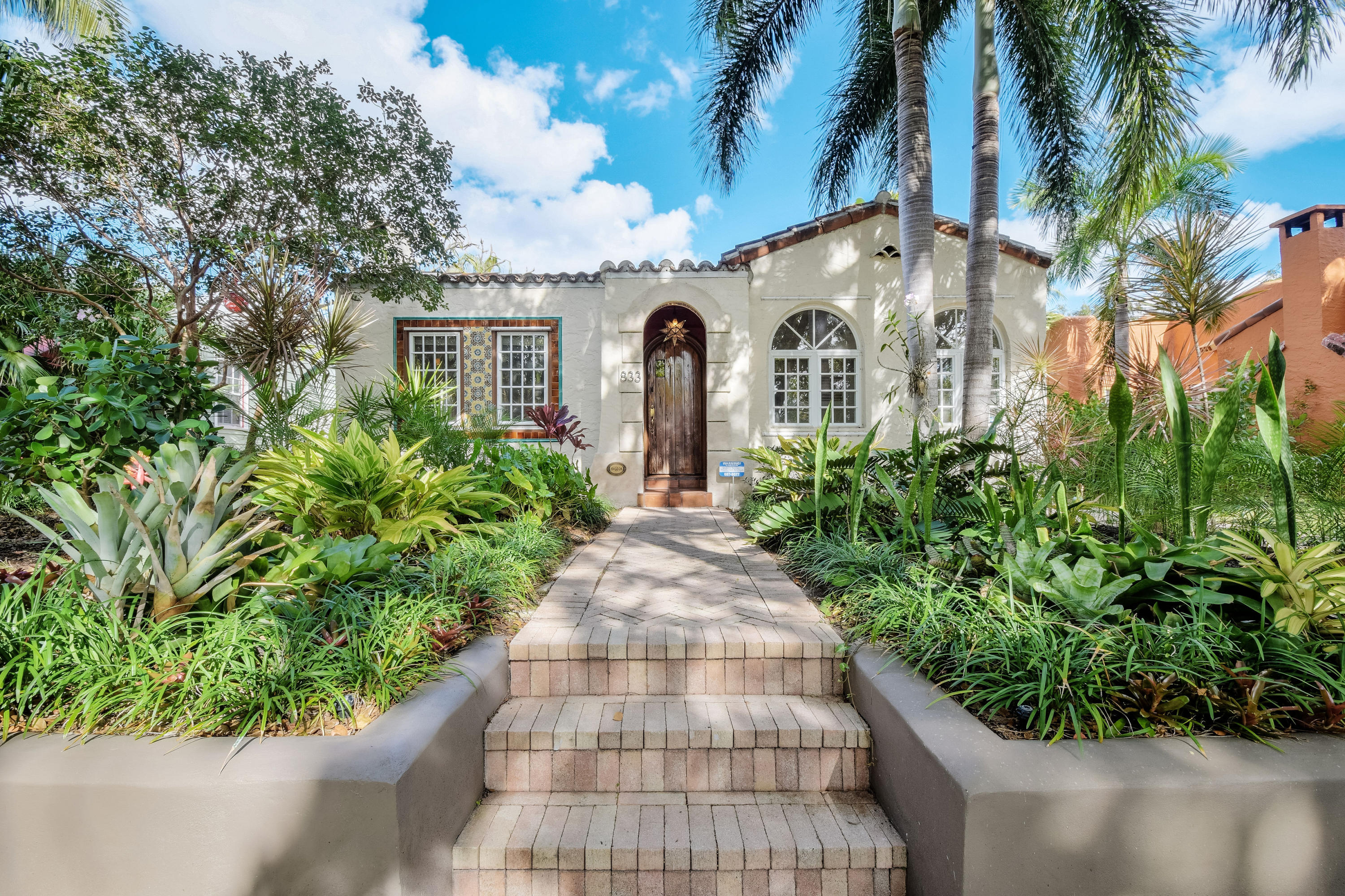 833 Sunset Road West Palm Beach, FL 33401 - Photo 1 of 22 Front View