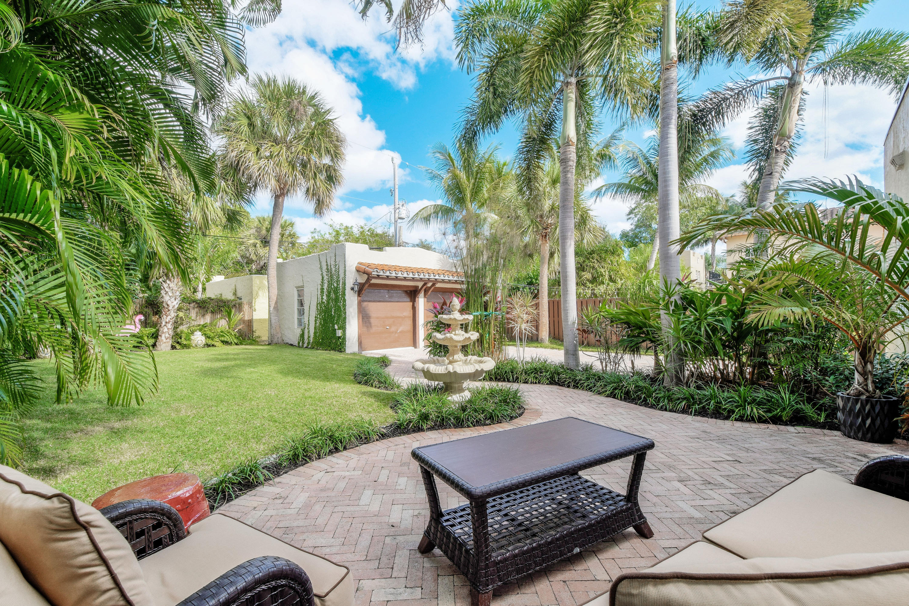 833 Sunset Road West Palm Beach, FL 33401 - Photo 20 of 22 833SunsetRoad_47