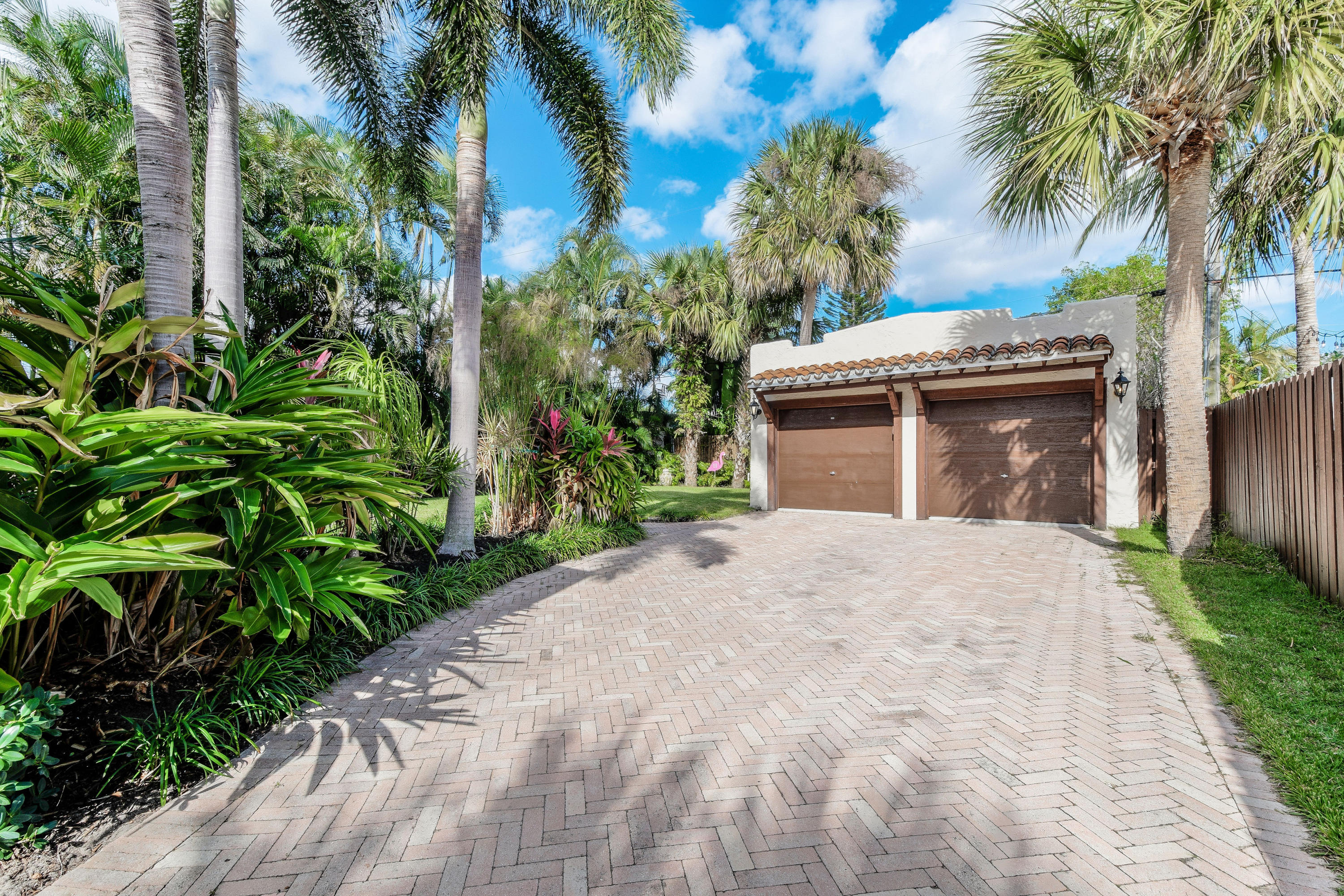 833 Sunset Road West Palm Beach, FL 33401 - Photo 21 of 22 833SunsetRoad_54