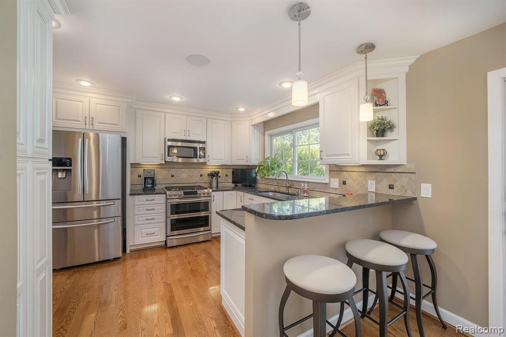 1126 Barneswood Lane Rochester Hills, MI 48306 - Photo 12 of 44