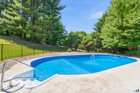 $850,000 | 16 Palestine Road, Newtown, CT 06470