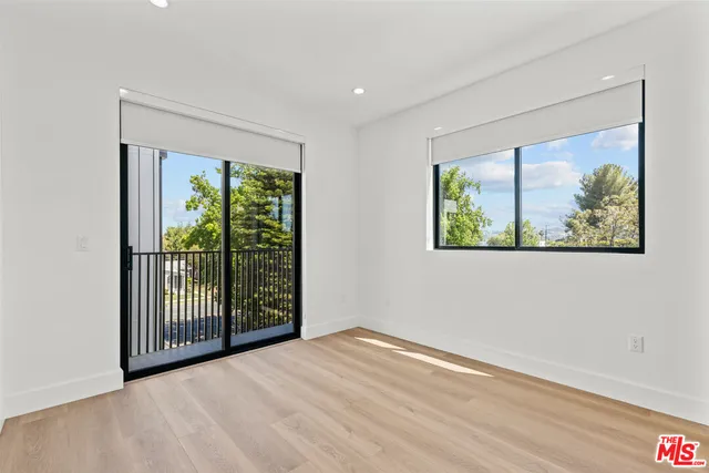 $5,995 | 5839 Kester Avenue, Unit 2, Sherman Oaks, CA 91411