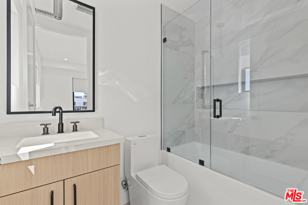 5839 Kester Avenue, Unit 2 Sherman Oaks, CA 91411 - Photo 7 of 17