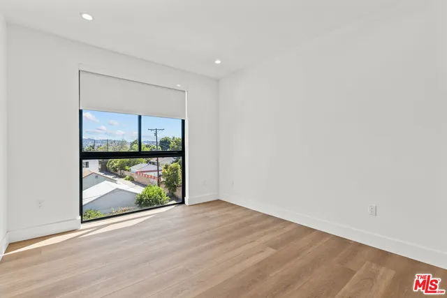 $5,995 | 5839 Kester Avenue, Unit 2, Sherman Oaks, CA 91411