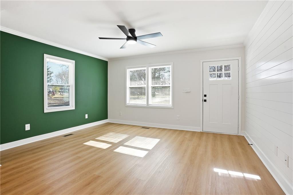 127 Perry Street Loganville, GA 30052 - Photo 4 of 29