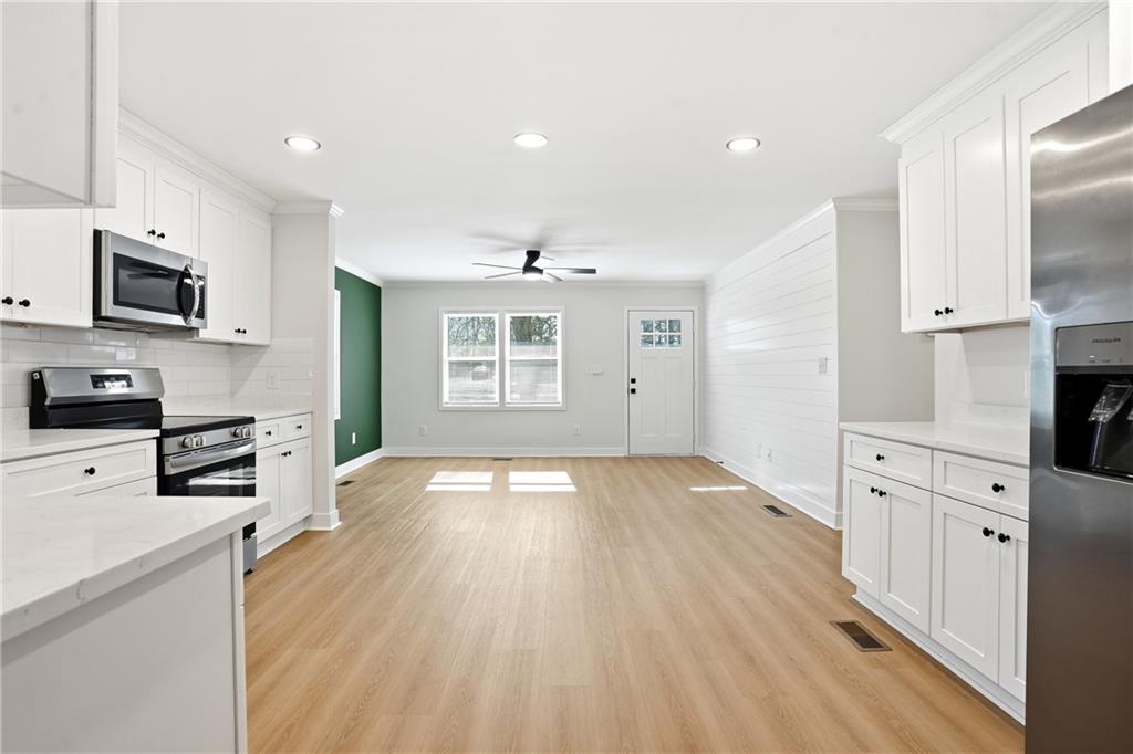 127 Perry Street Loganville, GA 30052 - Photo 6 of 29