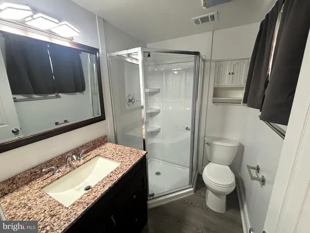 $1,650 | 3909 Washington Boulevard, Unit B, Arlington, VA 22201