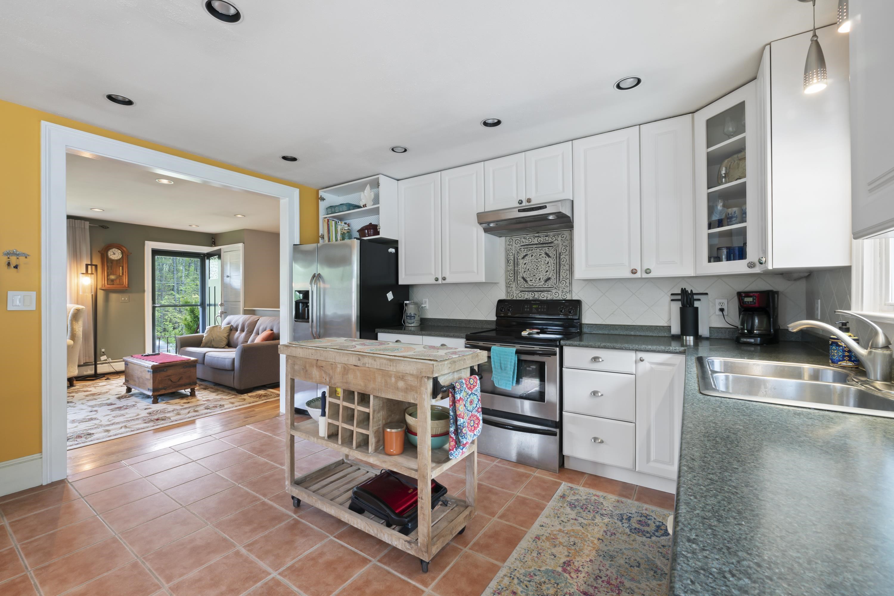 1805 State Road Eliot, ME 03903 - Photo 9 of 35