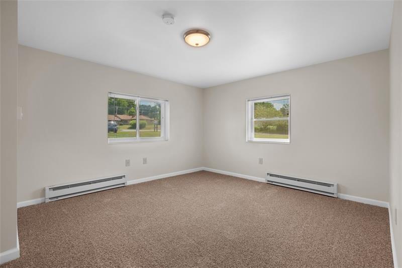 1122 Pittsburgh Road Valencia, PA 16059 - Photo 19 of 25 an empty room with a workbench
