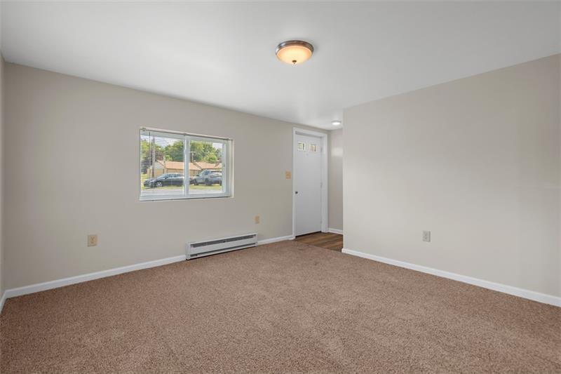 1122 Pittsburgh Road Valencia, PA 16059 - Photo 24 of 25 an empty room with windows