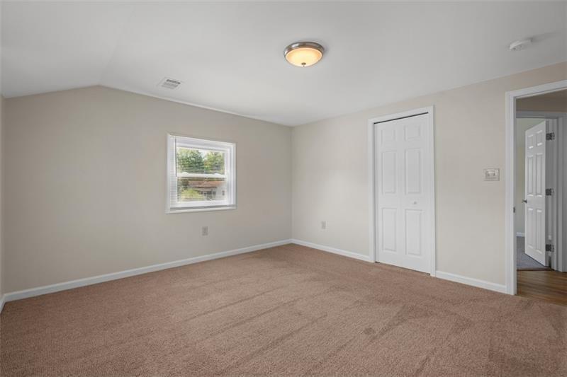 1122 Pittsburgh Road Valencia, PA 16059 - Photo 9 of 25 an empty room with windows