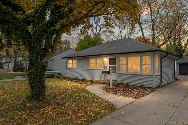 $264,900 | 15751 West 14 Mile Road, Franklin, MI 48025