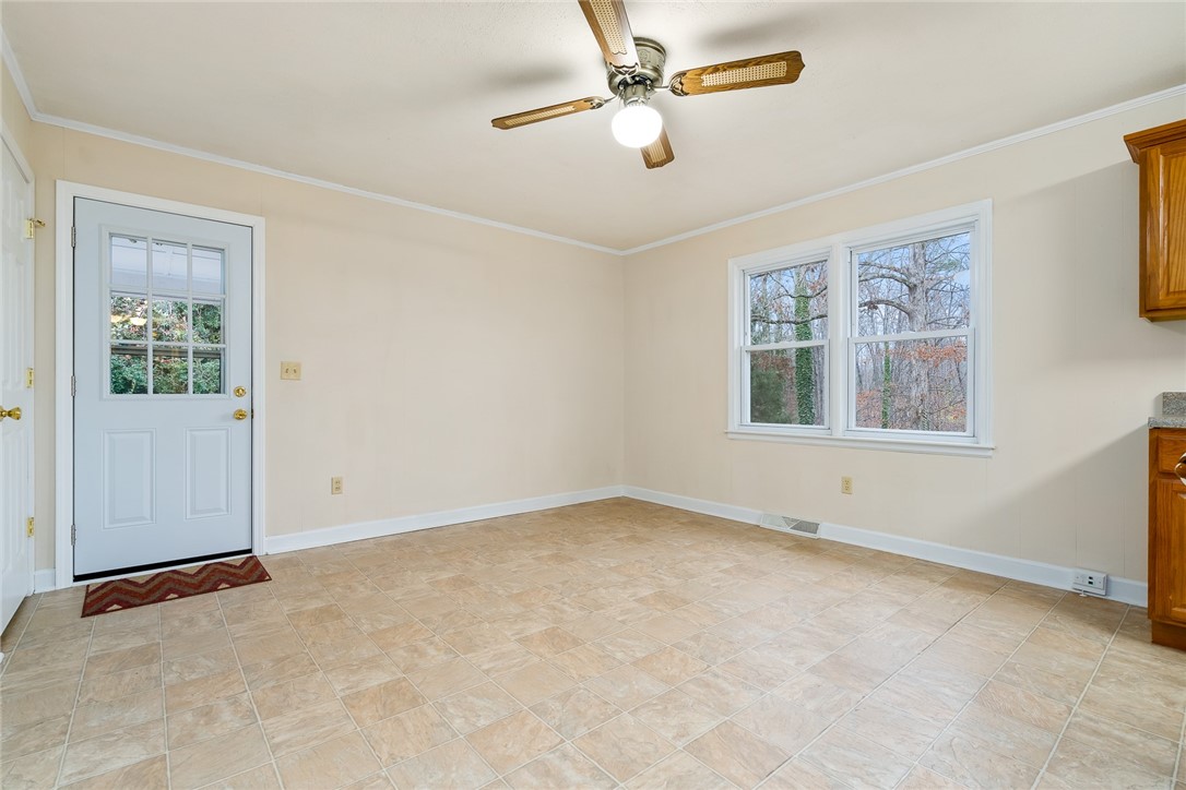 117 State Rd S-37-381 Seneca, SC 29678 - Photo 12 of 39 Gallery Image 12