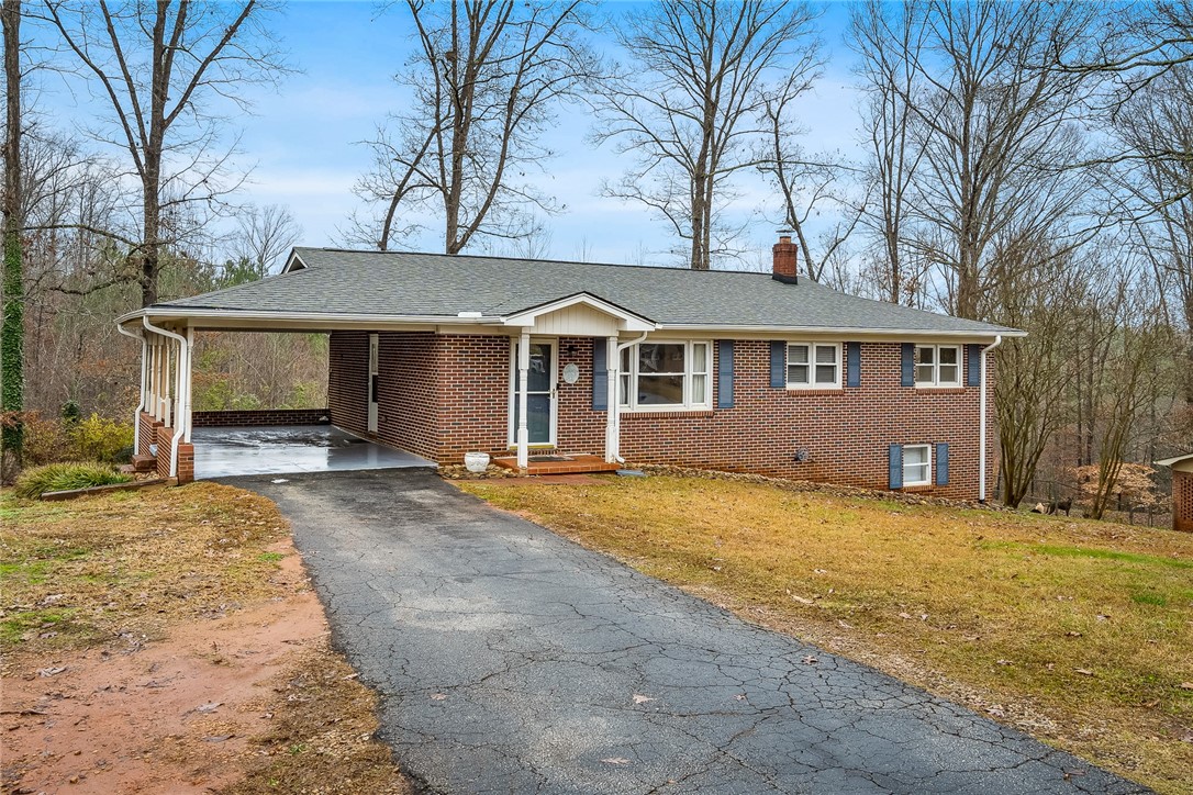 117 State Rd S-37-381 Seneca, SC 29678 - Photo 3 of 39 Gallery Image 3