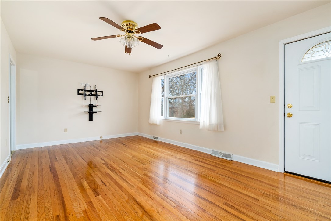 117 State Rd S-37-381 Seneca, SC 29678 - Photo 5 of 39 Gallery Image 5