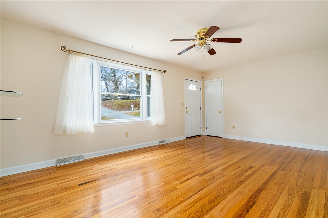 117 State Rd S-37-381 Seneca, SC 29678 - Photo 7 of 39 Gallery Image 7