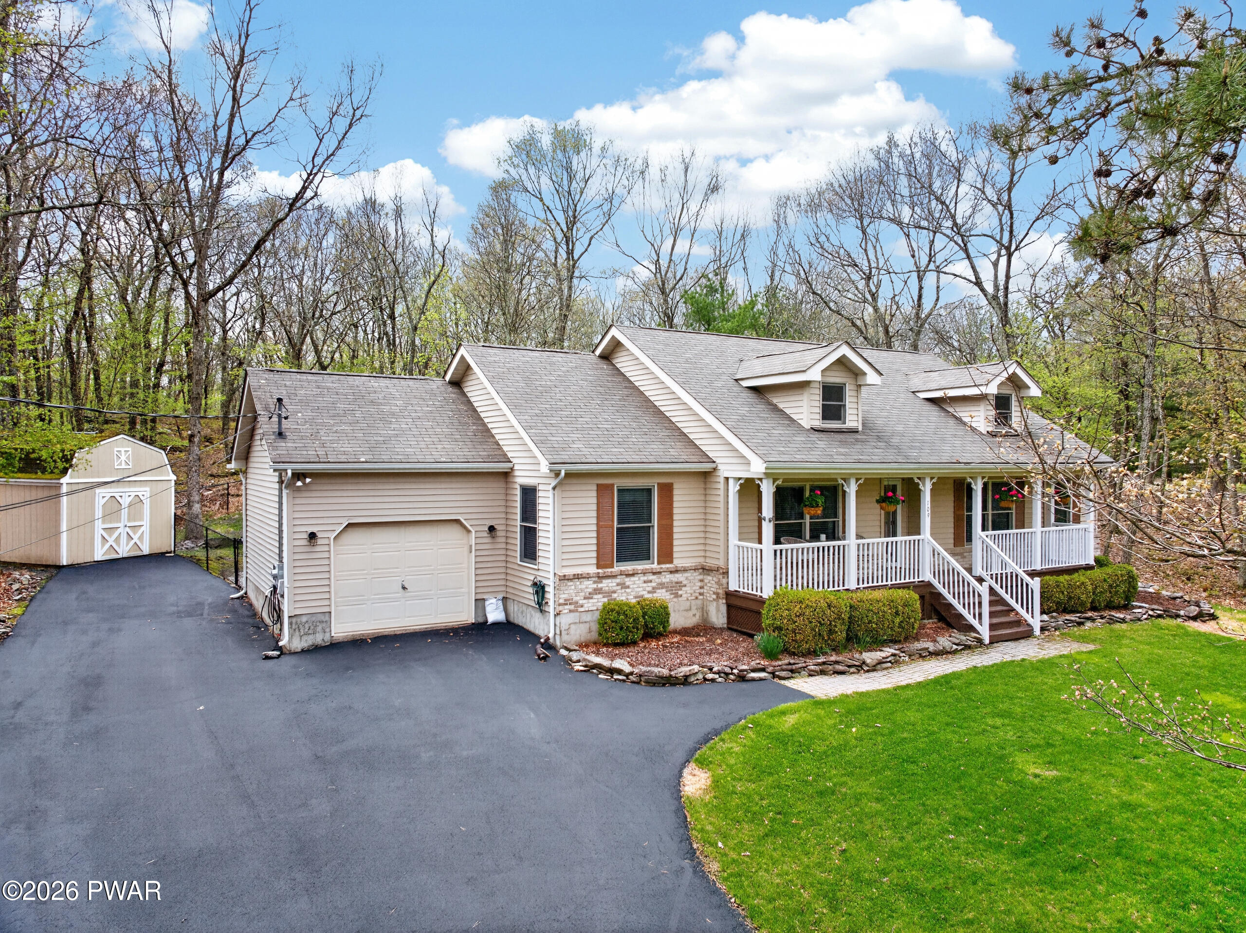 109 Maple Ridge Road Milford, PA 18337 - Photo 4 of 47