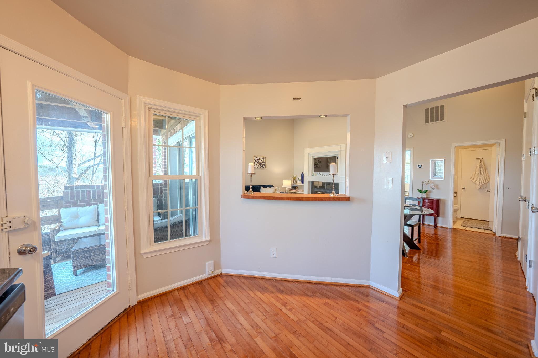 11168 Beaver Trail Court Reston, VA 20191 - Photo 5 of 42