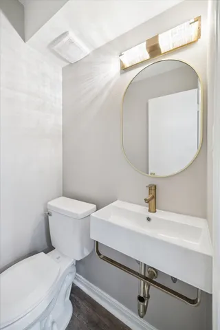 $199,999 | 903 Wax Myrtle Lane, Houston, TX 77079