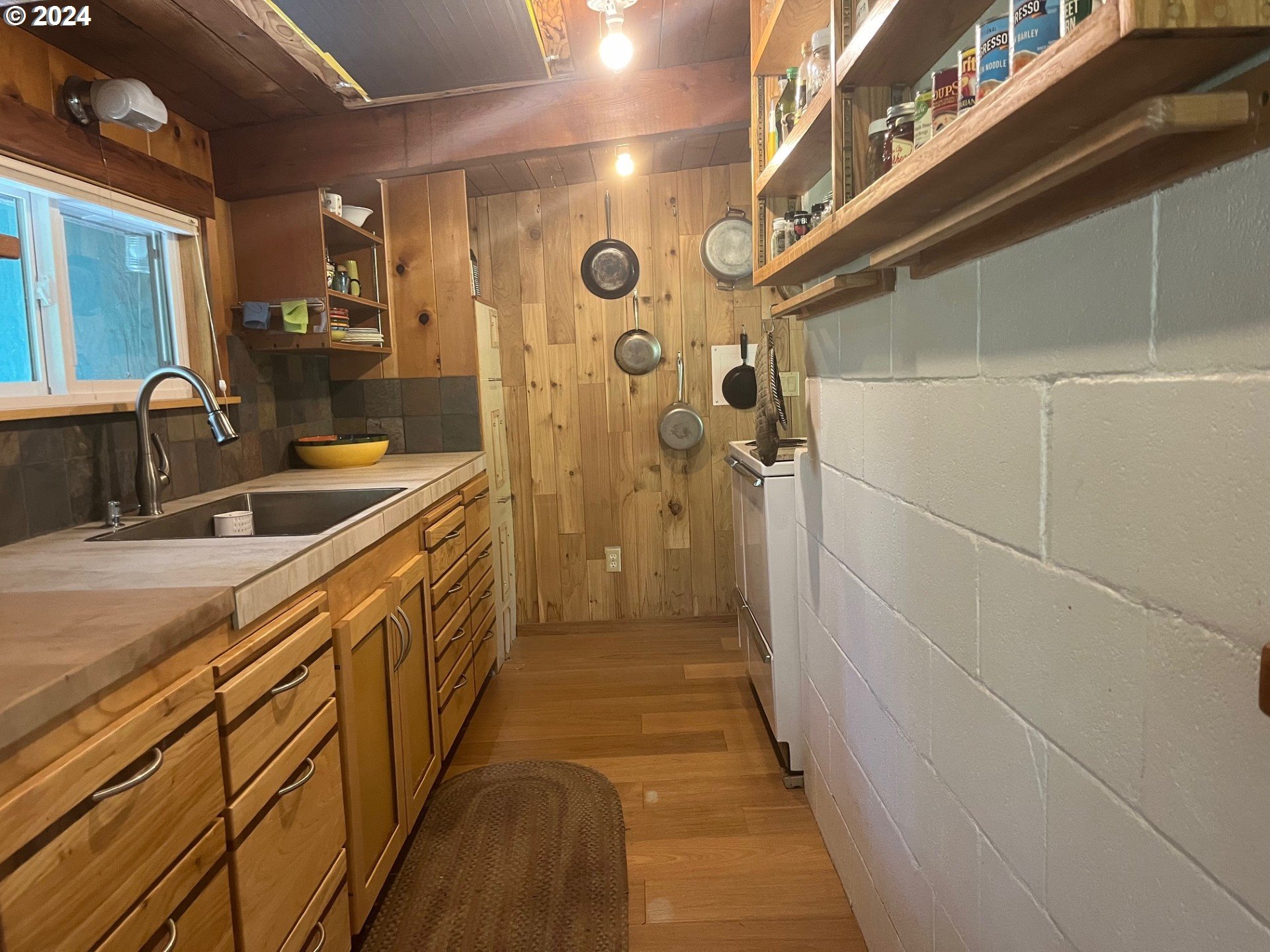 55359 Delta Road Blue River, OR 97413 - Photo 3 of 27 Kitchen