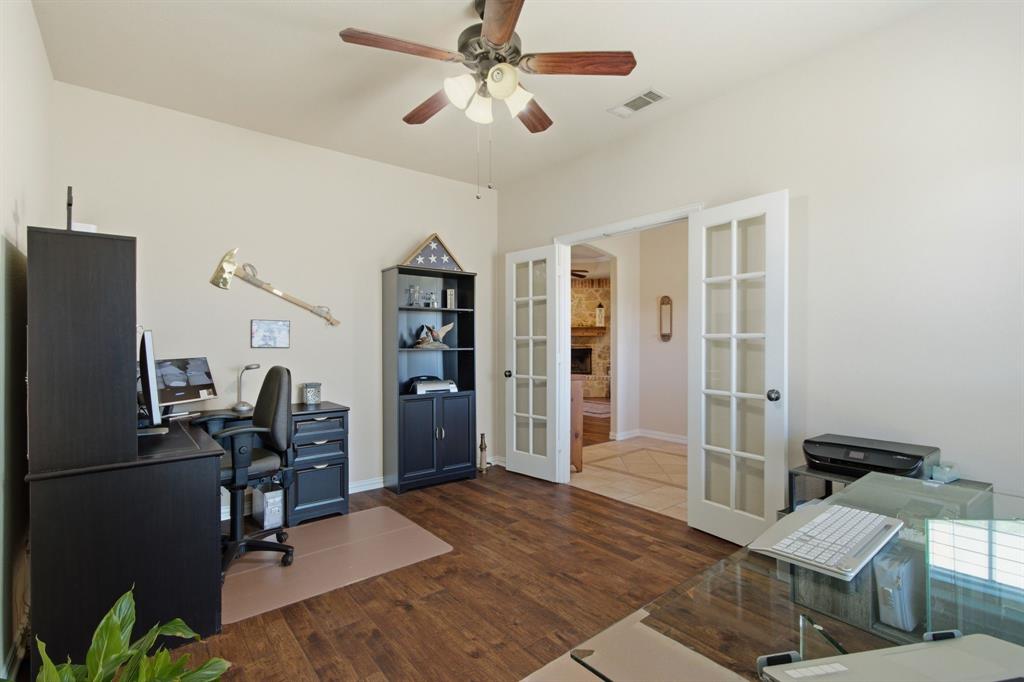 109 Heritage Parkway West Decatur, TX 76234 - Photo 11 of 40