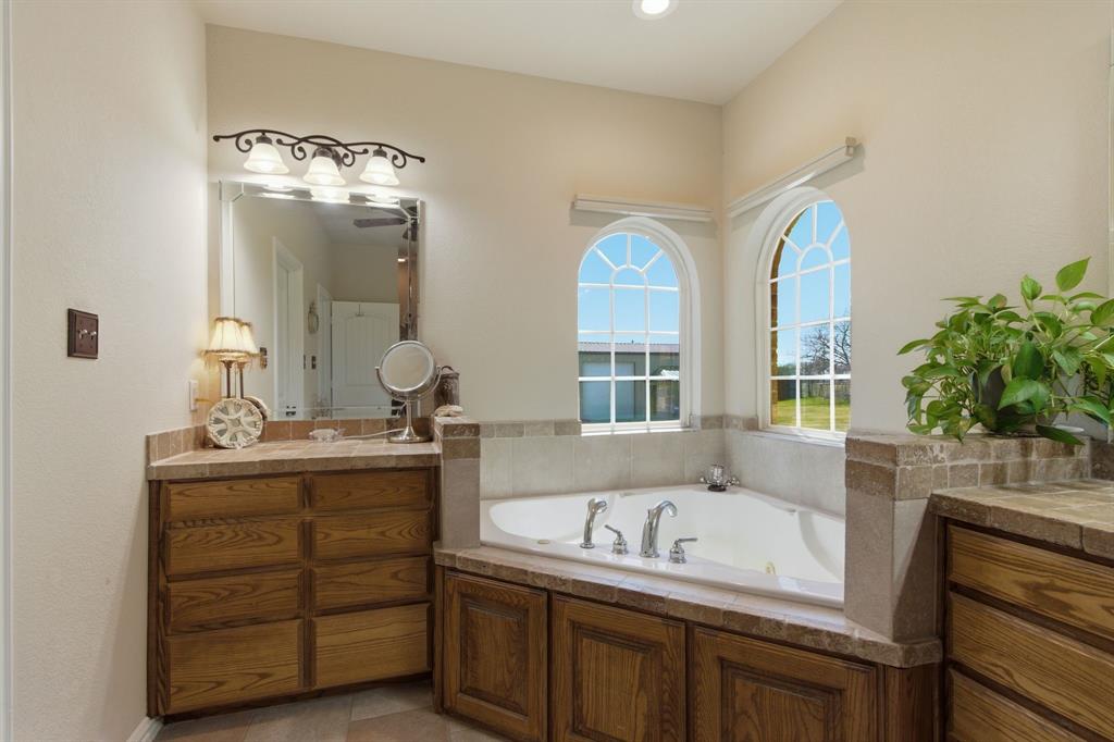 109 Heritage Parkway West Decatur, TX 76234 - Photo 26 of 40