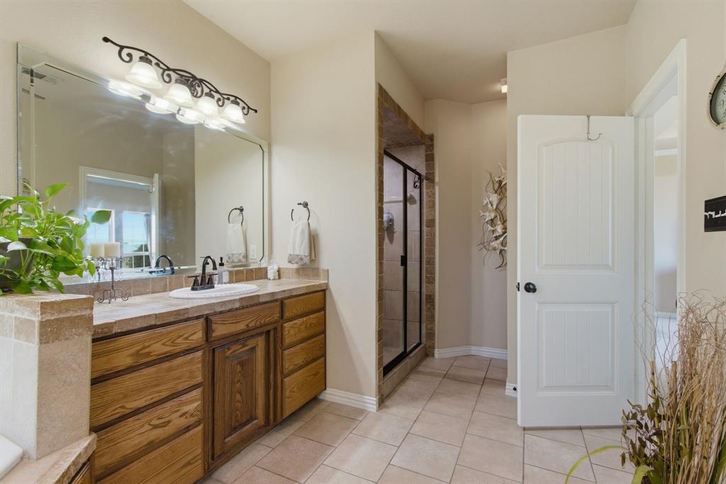 109 Heritage Parkway West Decatur, TX 76234 - Photo 27 of 40