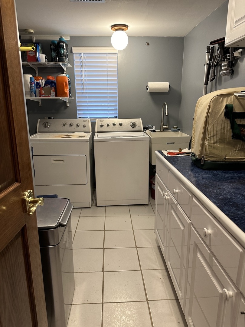 302 North Westgate Road Mount Prospect, IL 60056 - Photo 19 of 26 a utility room with dryer and washer