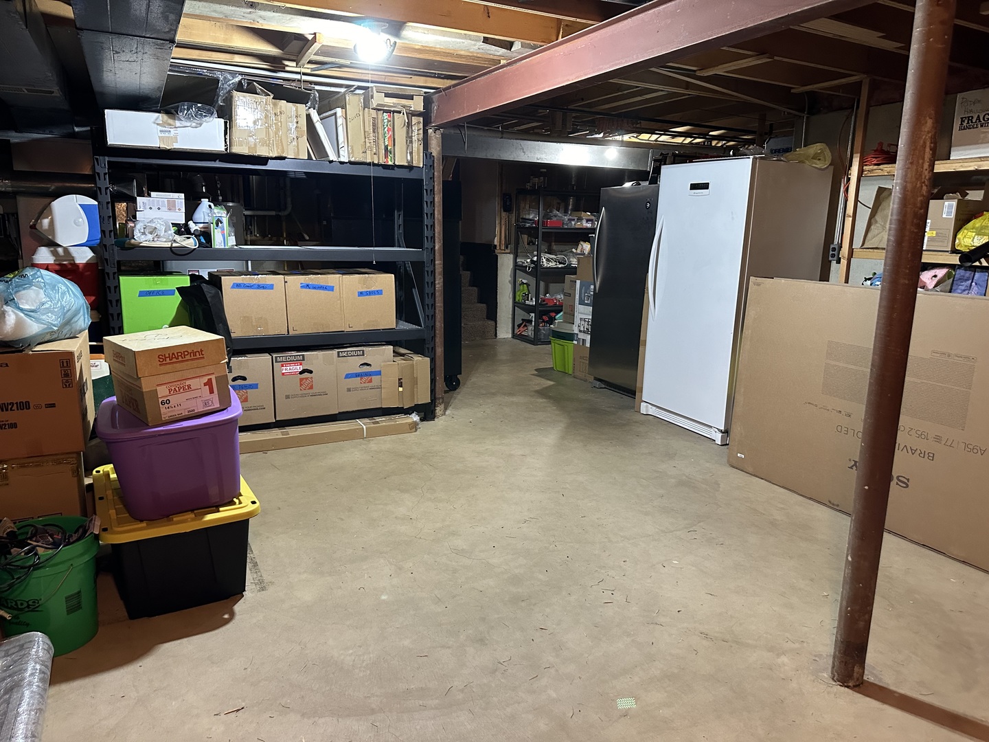 302 North Westgate Road Mount Prospect, IL 60056 - Photo 25 of 26 a room with lots of furniture and clutter