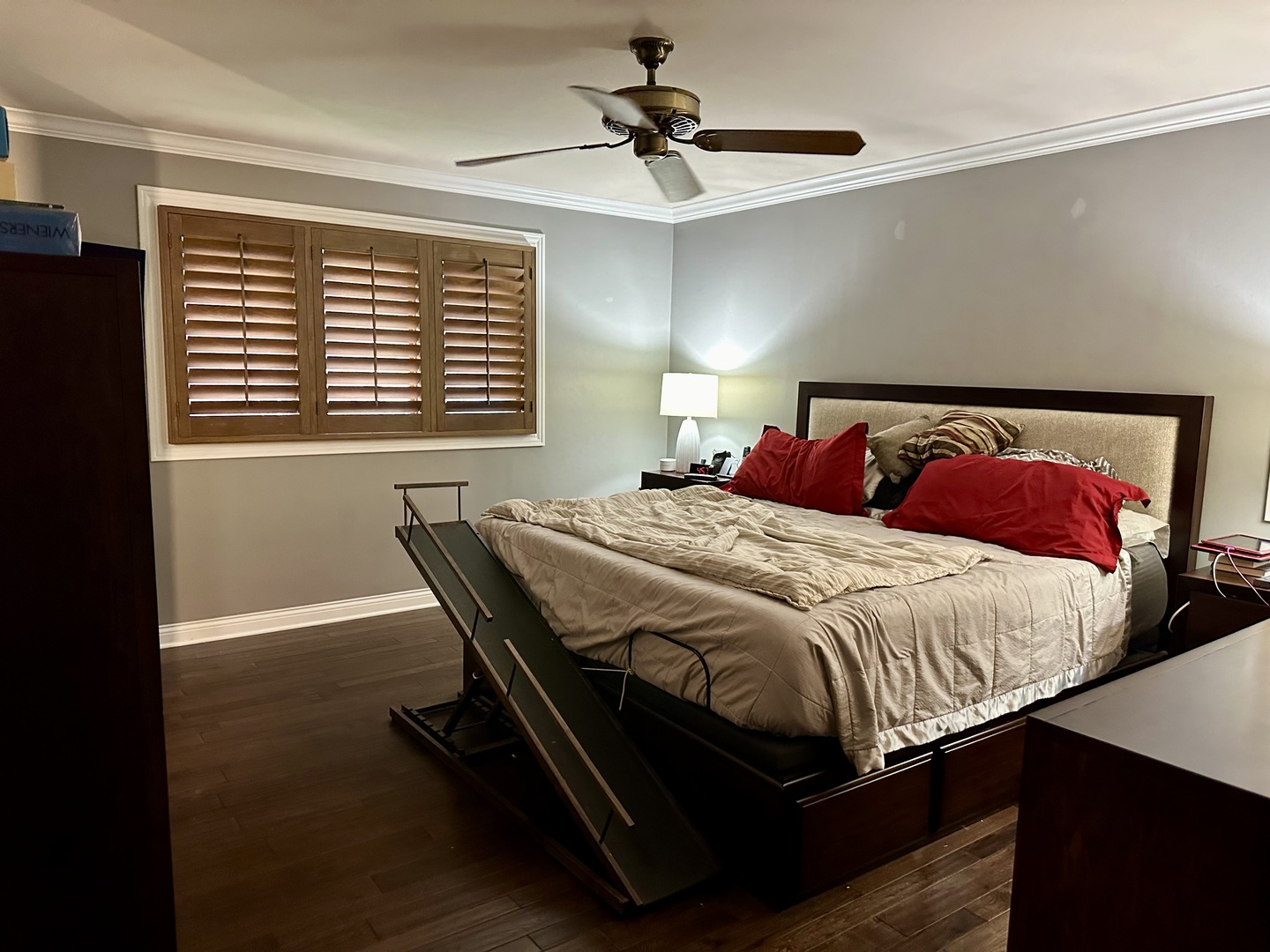 302 North Westgate Road Mount Prospect, IL 60056 - Photo 10 of 26 a bedroom with a bed and a ceiling fan