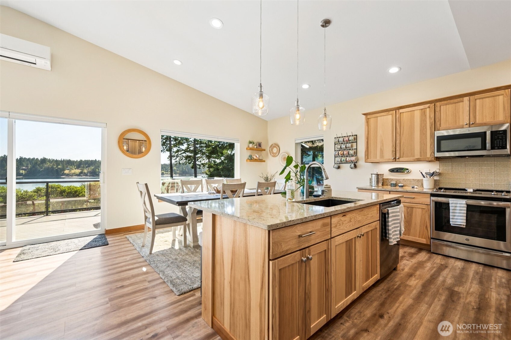 331 East Robbins Road Grapeview, WA 98546 - Photo 5 of 29 Gallery Image 5