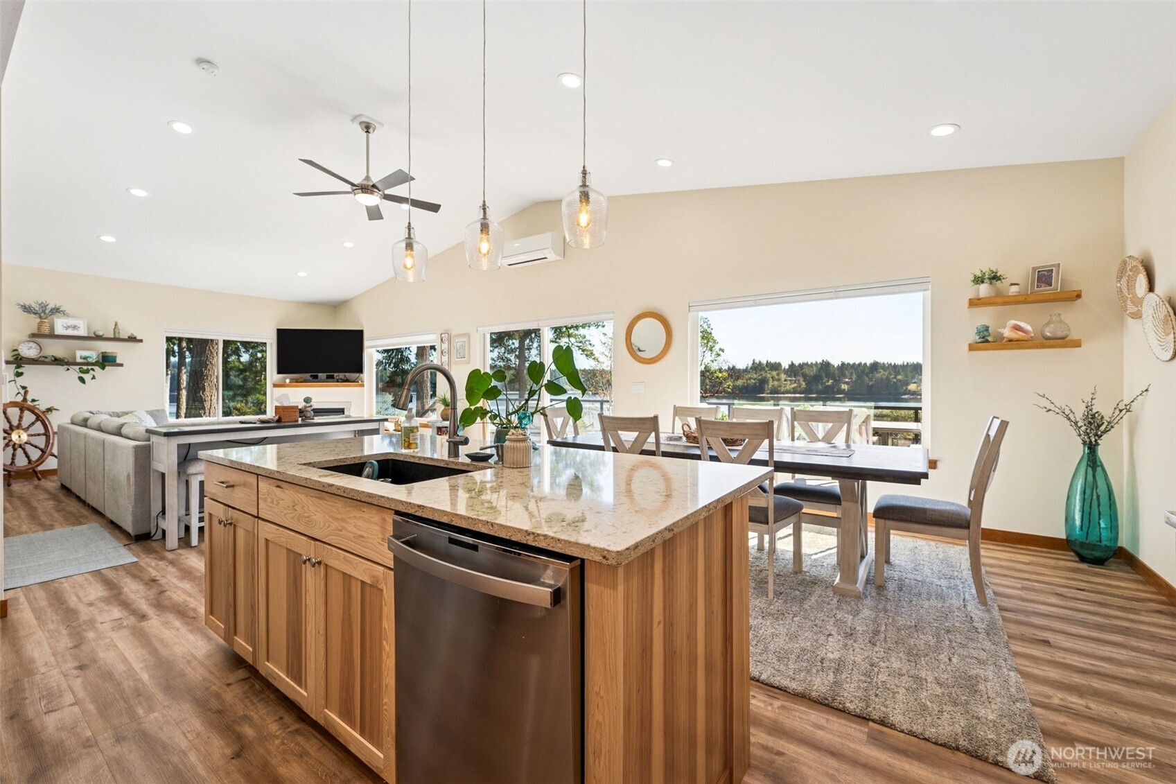 331 East Robbins Road Grapeview, WA 98546 - Photo 6 of 29 Gallery Image 6