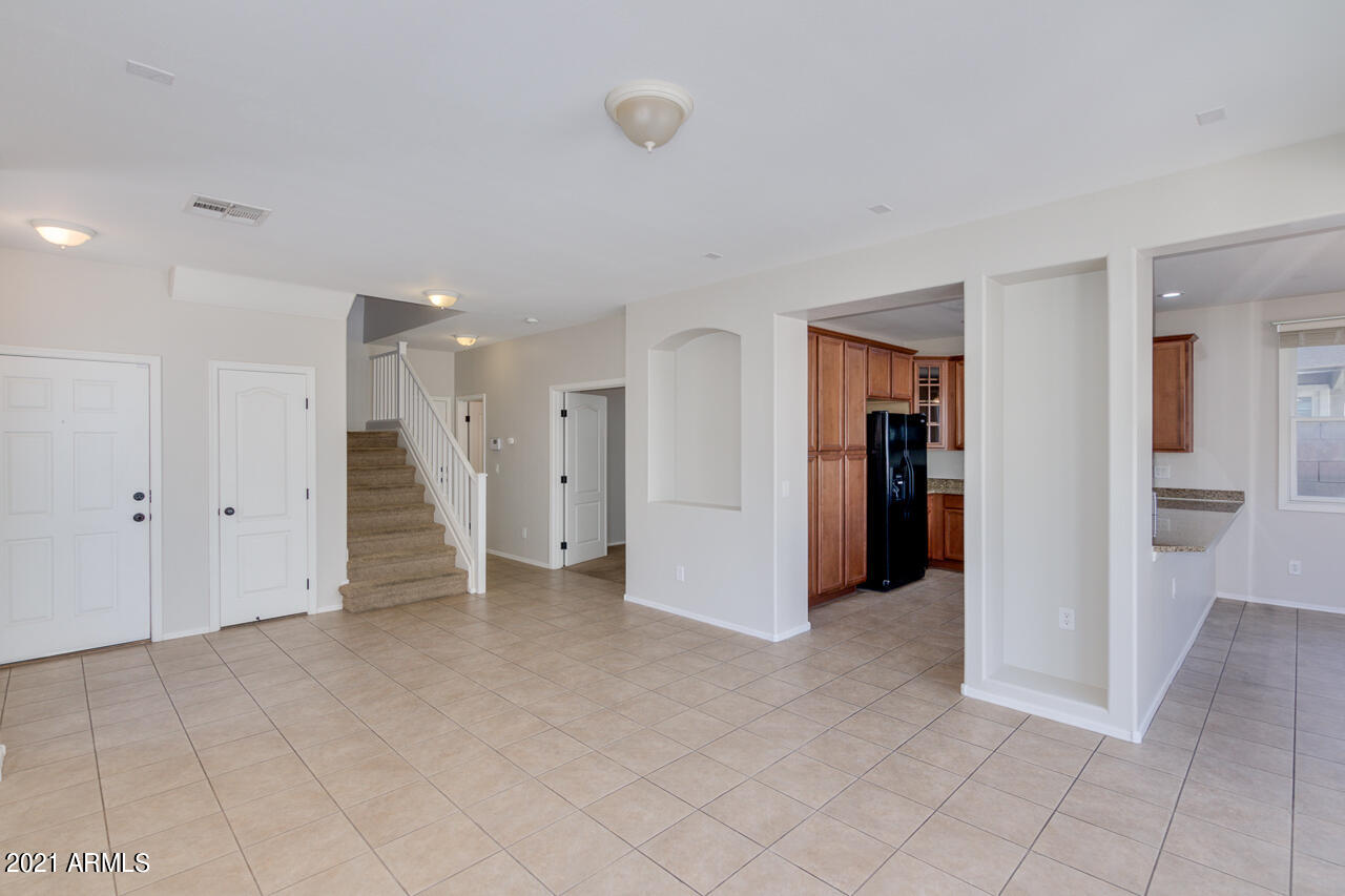2338 East Pecan Road Phoenix, AZ 85040 - Photo 8 of 31 08-Pecan