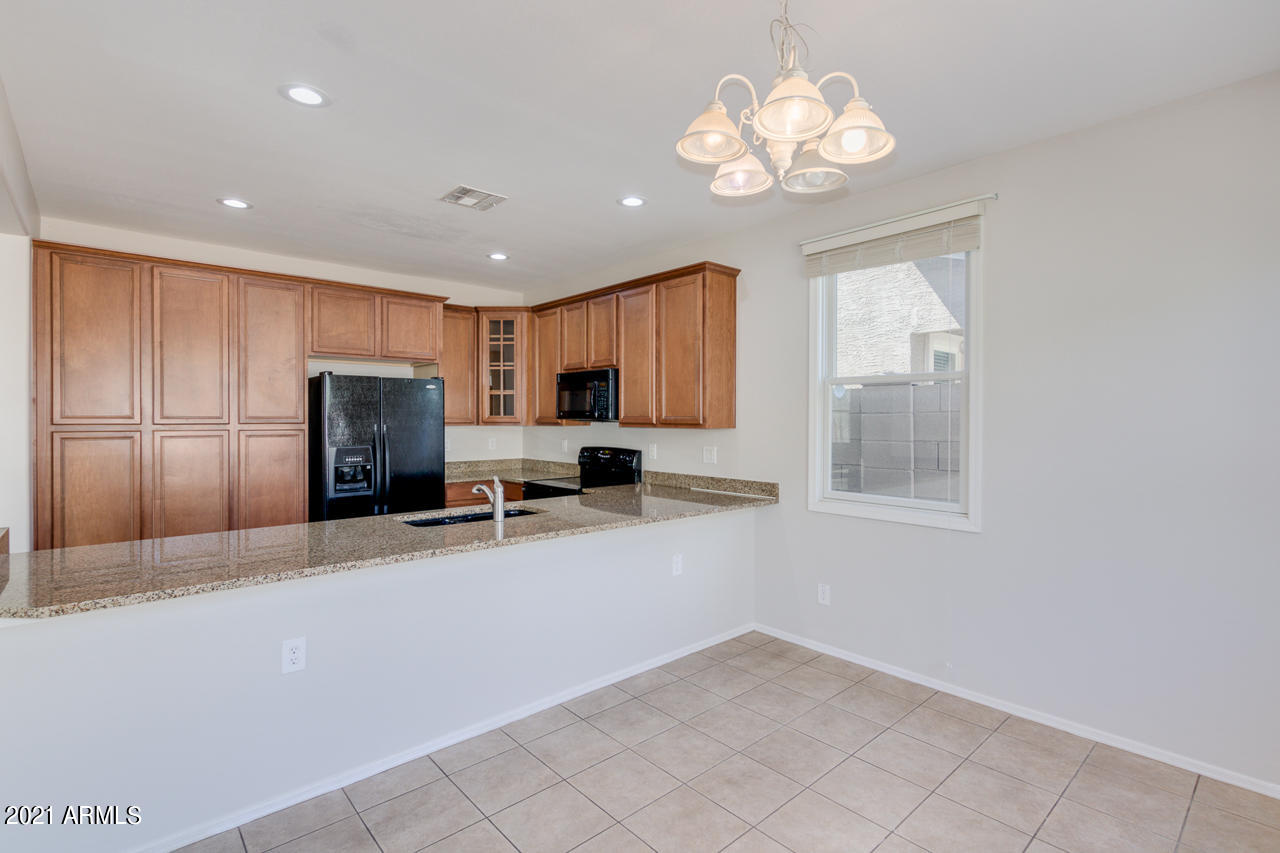 2338 East Pecan Road Phoenix, AZ 85040 - Photo 10 of 31 10-Pecan