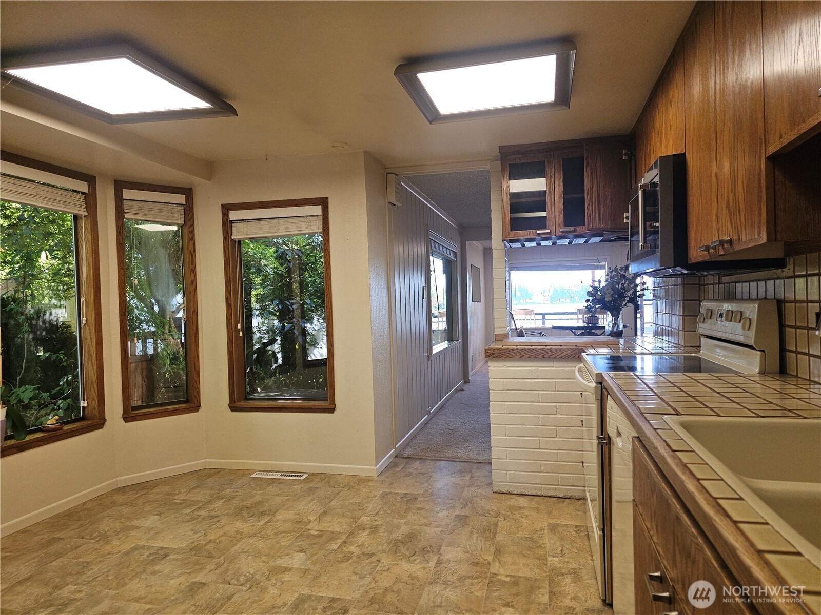 15402 Rose Road Southwest Lakewood, WA 98498 - Photo 5 of 40