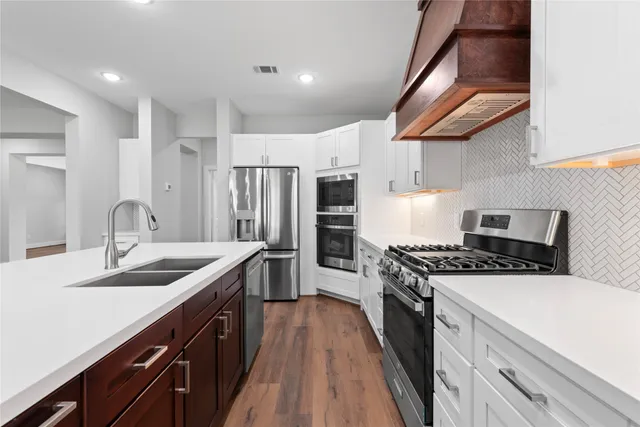 $379,000 | 303 Kalmer Street, Pasadena, TX 77502