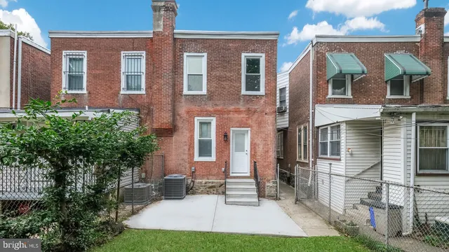 $2,600 | 5024 Larchwood Avenue, Philadelphia, PA 19143