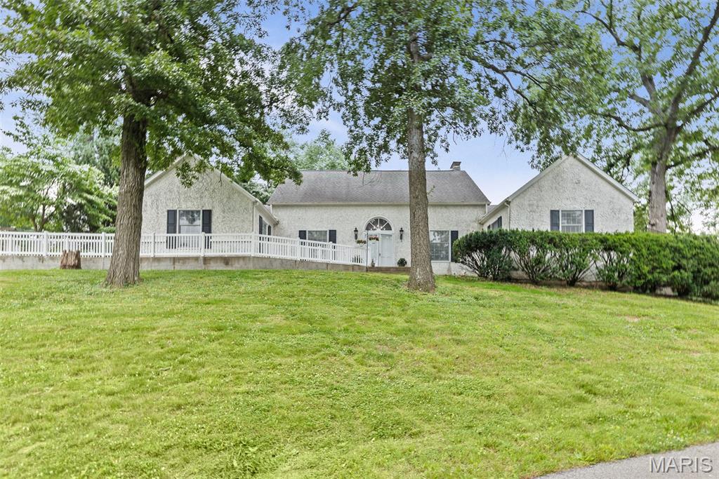 110 Fullerton Road Belleville, IL 62226 - Photo 1 of 57